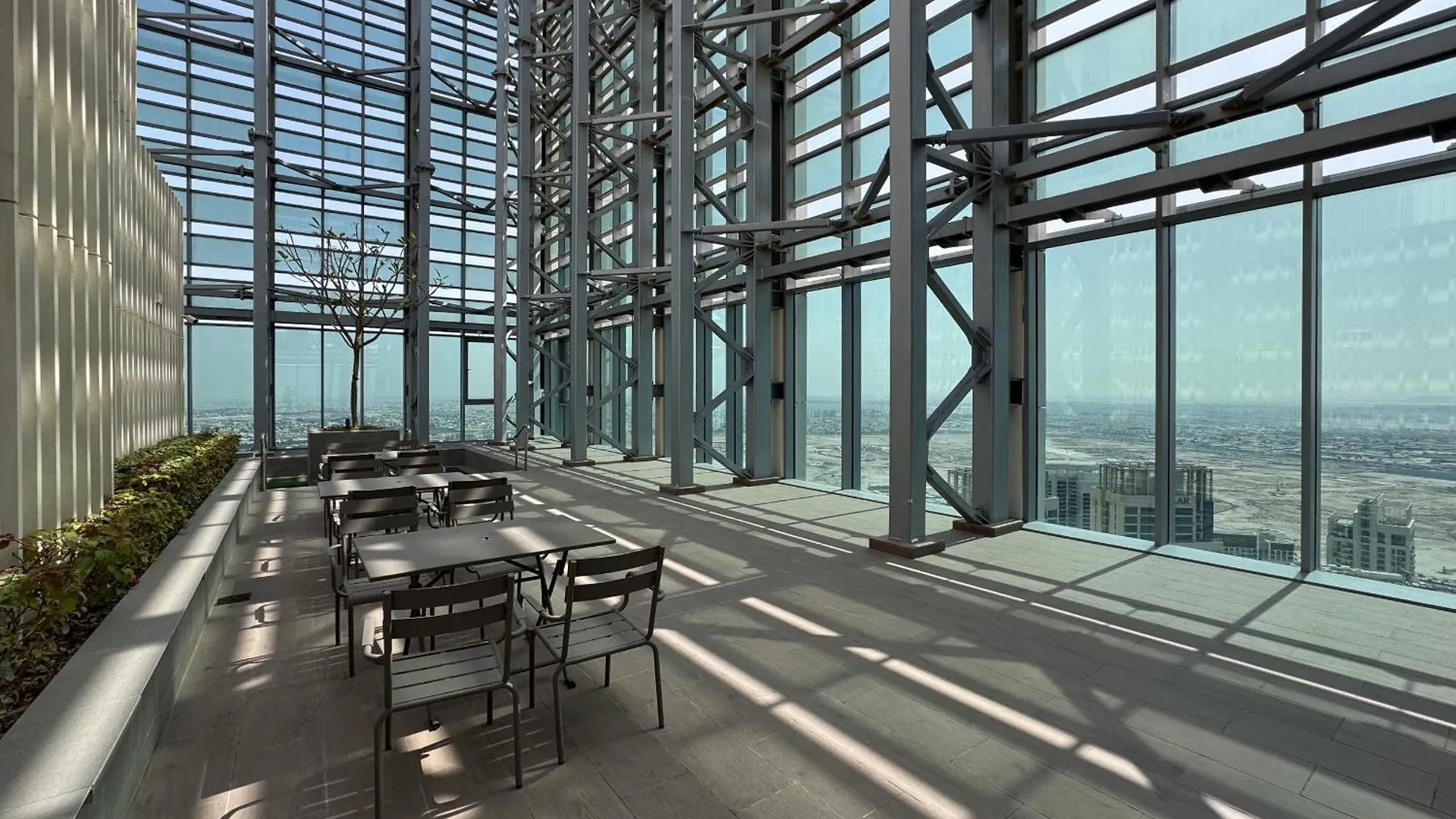 The Grand Majestic Sky Luxe 1Br Apartment Dubai
